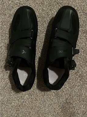 Black Cycling Shoes with Ratchet Closure